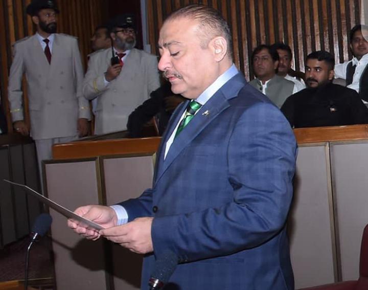 ArslanSaicha's tweet photo. Murad Saeed and Youthias are Afraid of great @A_Qadir_Patel . They have no courage to face and listen thundering speeches of Qadir Patel.
#نیازی_کانکالےگاتیل_قادرپٹیل https://t.co/EUdhXmmo0m