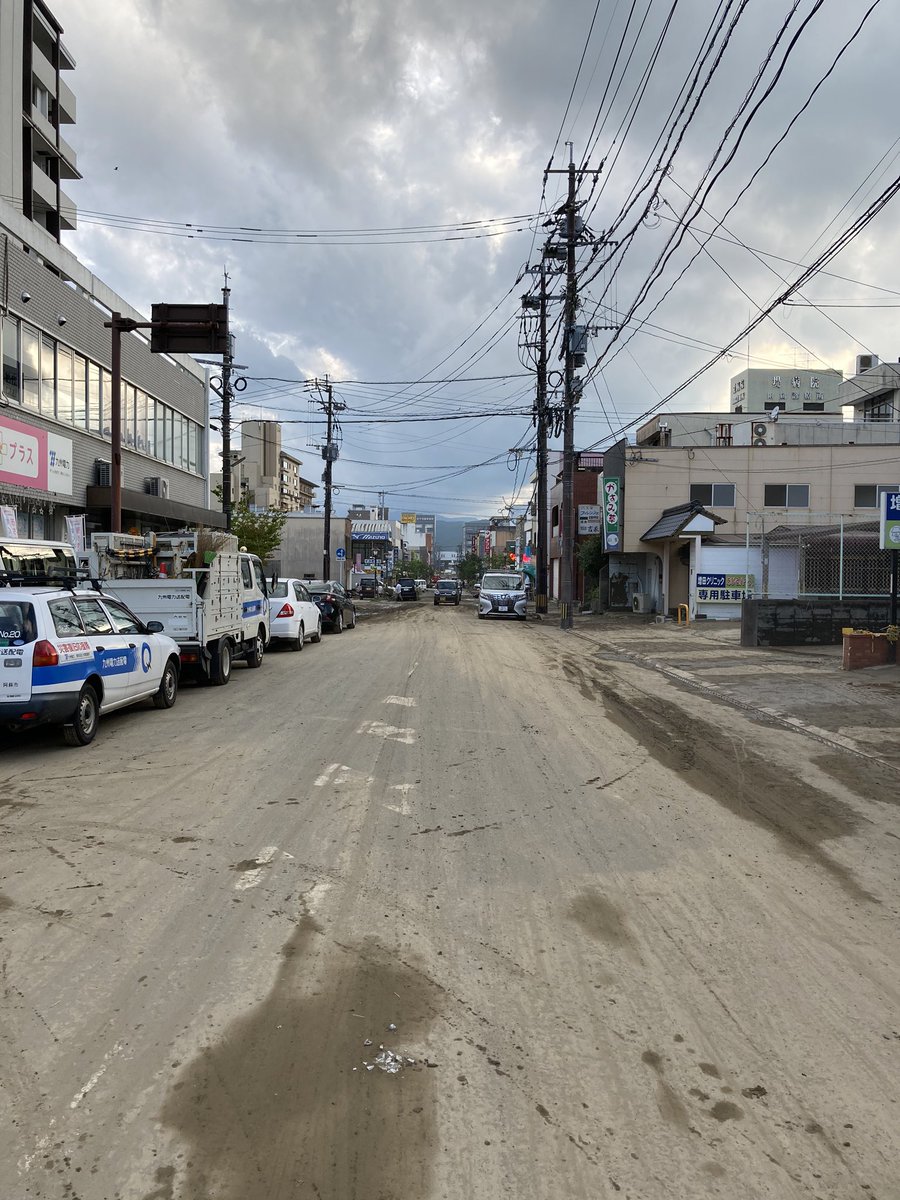 x3_user's tweet photo. 実は人吉在住です。
薬局が水没しました。
けどこっから人生V字回復させます！
あ、Vマス分包機いらないやつおもちの方は売ってください😬 https://t.co/gEfJBav7A2