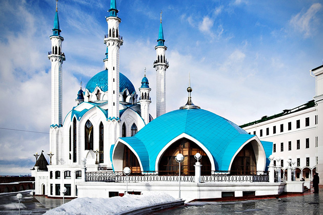 Qolsharif/Kul Sharif Mosque, Kazan (Tartastan, Russia)this actually got destroyed by Ivan IV Vasilyevich aka Ivan the Terrible but got rebuilt n it looks great n even castle like!