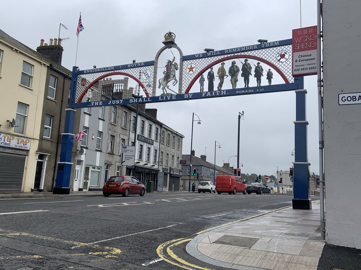 Portadownlol1's tweet photo. We would like to commend the Arch committees that in the short space of time have been able to put up their Arch to add more colour and pageantry to the town. A lot of hard work and dedication from volunteers goes in to the maintenance and putting up and taking down the Arches https://t.co/9AvOm2MPeC