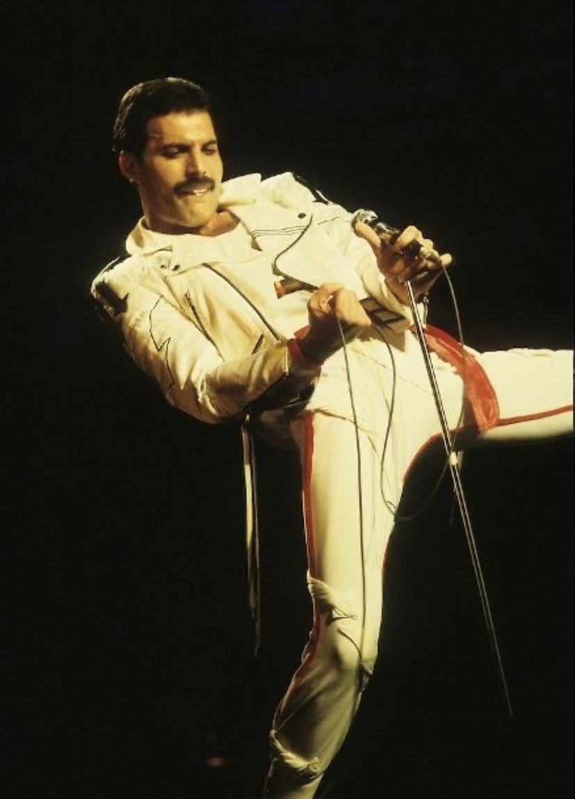 harry styles as freddie mercury; a much needed thread