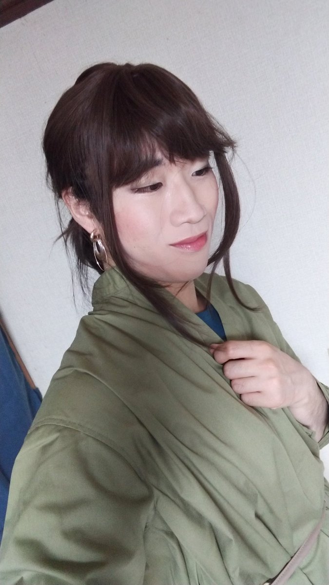 ゆき 久し振りに女装をした 顎のあたりの肉と 頬のクレーターをどうにかしてかないとな 化粧も練習したいけど 暑くなると無理 ウィッグも手入れしてないからボサボサだしｗ 今回買ったレイカズンのシャツワンピが可愛い 結構な頻度でここの買ってる