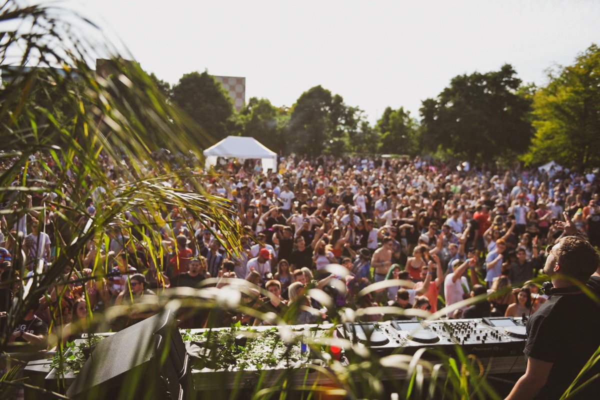 AMFAMFAMF's tweet photo. One year ago today - together with all of our friends, July 4th in Seattle!
We need to love through music and dance to bring us back together. Remember we are all human beings. Stay safe everyone and enjoy your 4th. We will be together again soon. PROMISE. #amfamfamf https://t.co/HIOVwlccdm