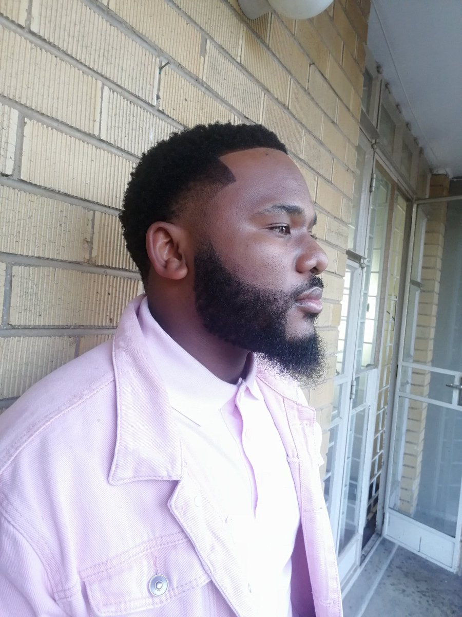 RUSSELL_BLACK5's tweet photo. Book your appointment 0739346803
Bloemfontein
Willows, Park Road 19, Marina court flat
3days in advance appointment
#haircut #berberacorridor #HowIsThatAPossibility #trimcarpentry#bebrave #berberacorridor #HowIsThatAPossibility #uyaphuza #berberacorridor https://t.co/6kurHGCqRn