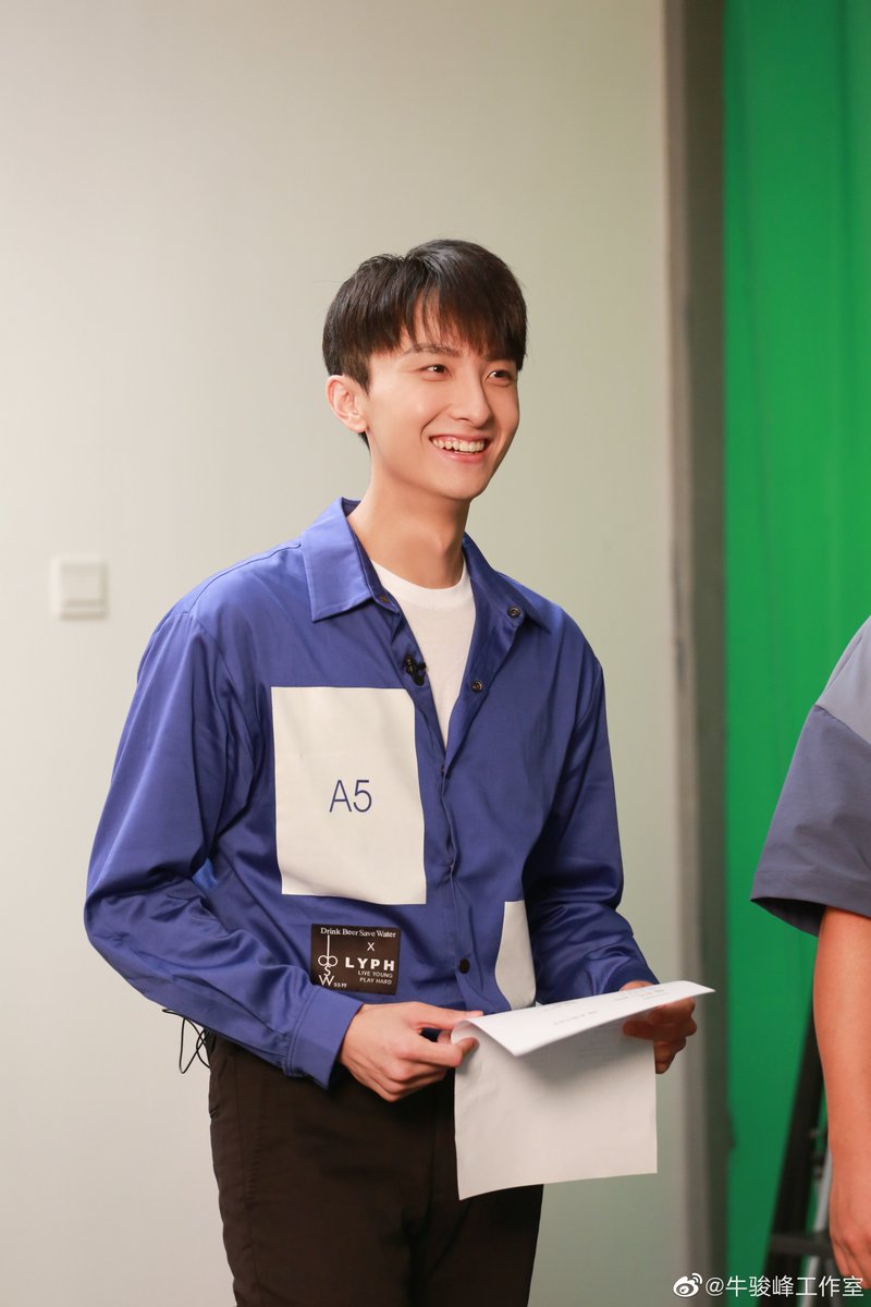 dramaskfan's tweet photo. Mais fotos do #NiuJunFeng para a 5ª Temporada de #CrossoverSinger.
#BattleOfChangsha #LoveO2O #TheBrightestStarInTheSky #YourHighnessTheClassMonitor #cdrama #dorama https://t.co/bHxjekYIw3