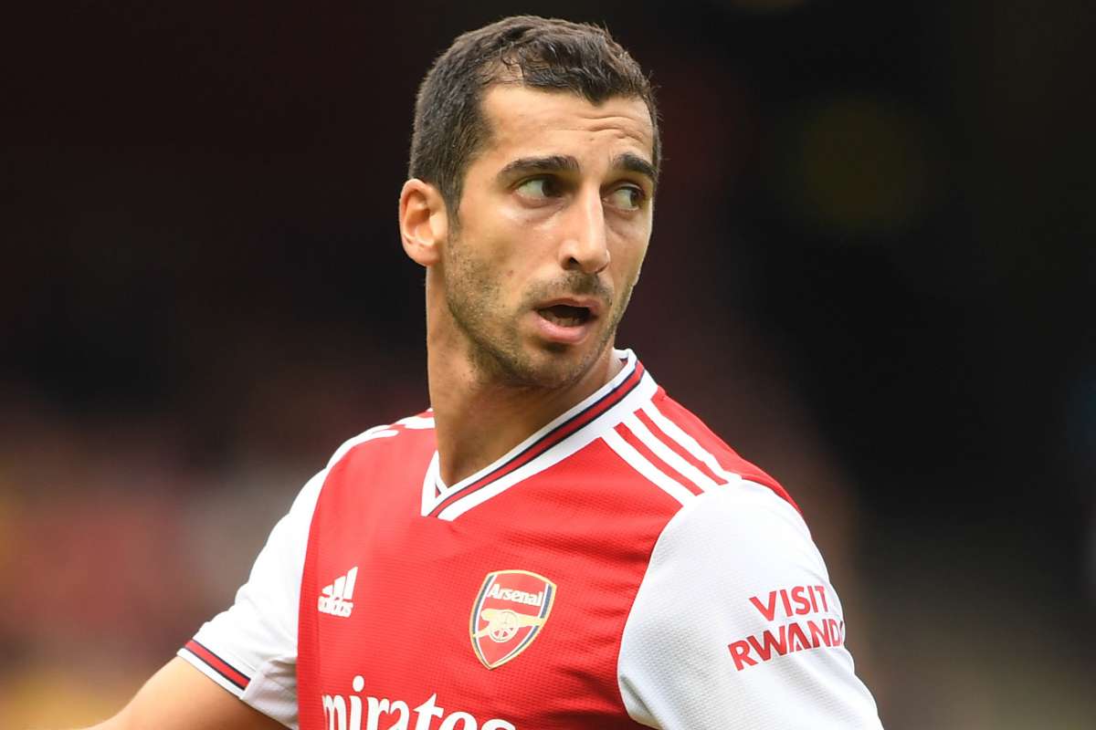 Next up is Henrikh Mkhitaryan. Enjoying a good loan spell in Italy, Mkhi has confirmed he wants to stay. Since AS Roma don’t want to meet Arsenal’s demands, Mkhitaryan has decided to terminate his Arsenal contract and join Roma on a free. Arsenal will receive ~8m pounds.