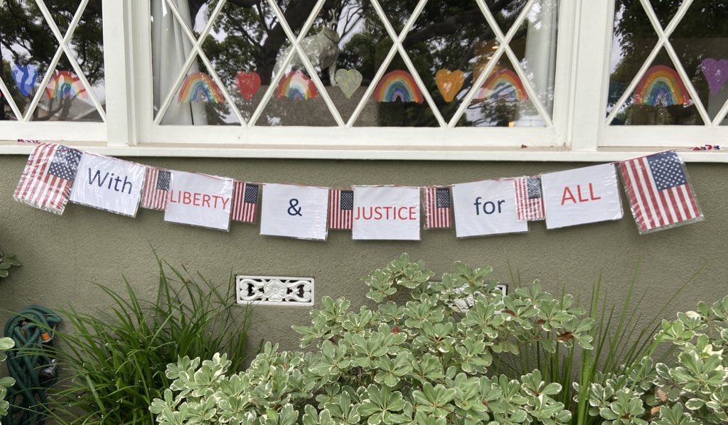 GUSU_LA's tweet photo. Happy 4th of July.
#BlackLivesMatter 
#KidsInCages 
#GOPComplicitTraitors 
#TrumpTreason https://t.co/oZuLnmvJo7