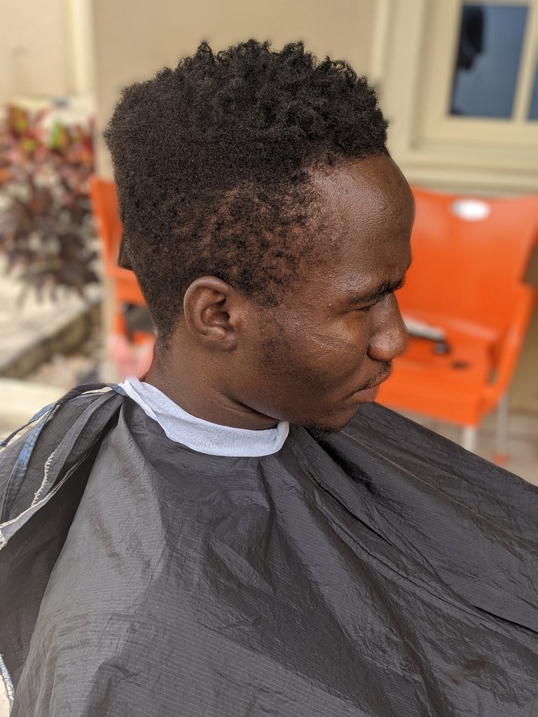 Topzycut's tweet photo. Hello guys I'm a barber 
Check this hair transformation out 
Pls help me like and retweet my hustle🖤🙏🖤🙏 https://t.co/mztUT7UHYv