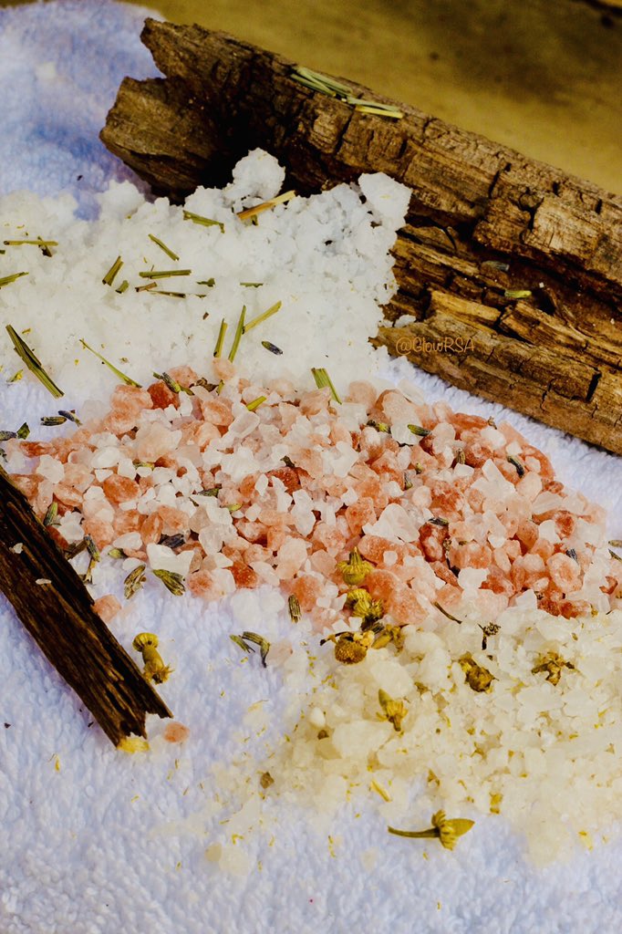 LeratoX40806217's tweet photo. Tired after a long day at work? Fear not... take time to unwind and soak in our luxurious natural bath salts.... for orders DM me or call me on 0653257789...we deliver anywhere #BathSalts #pampering 
#Timeout
#Weekend https://t.co/TiuFVPS7nw