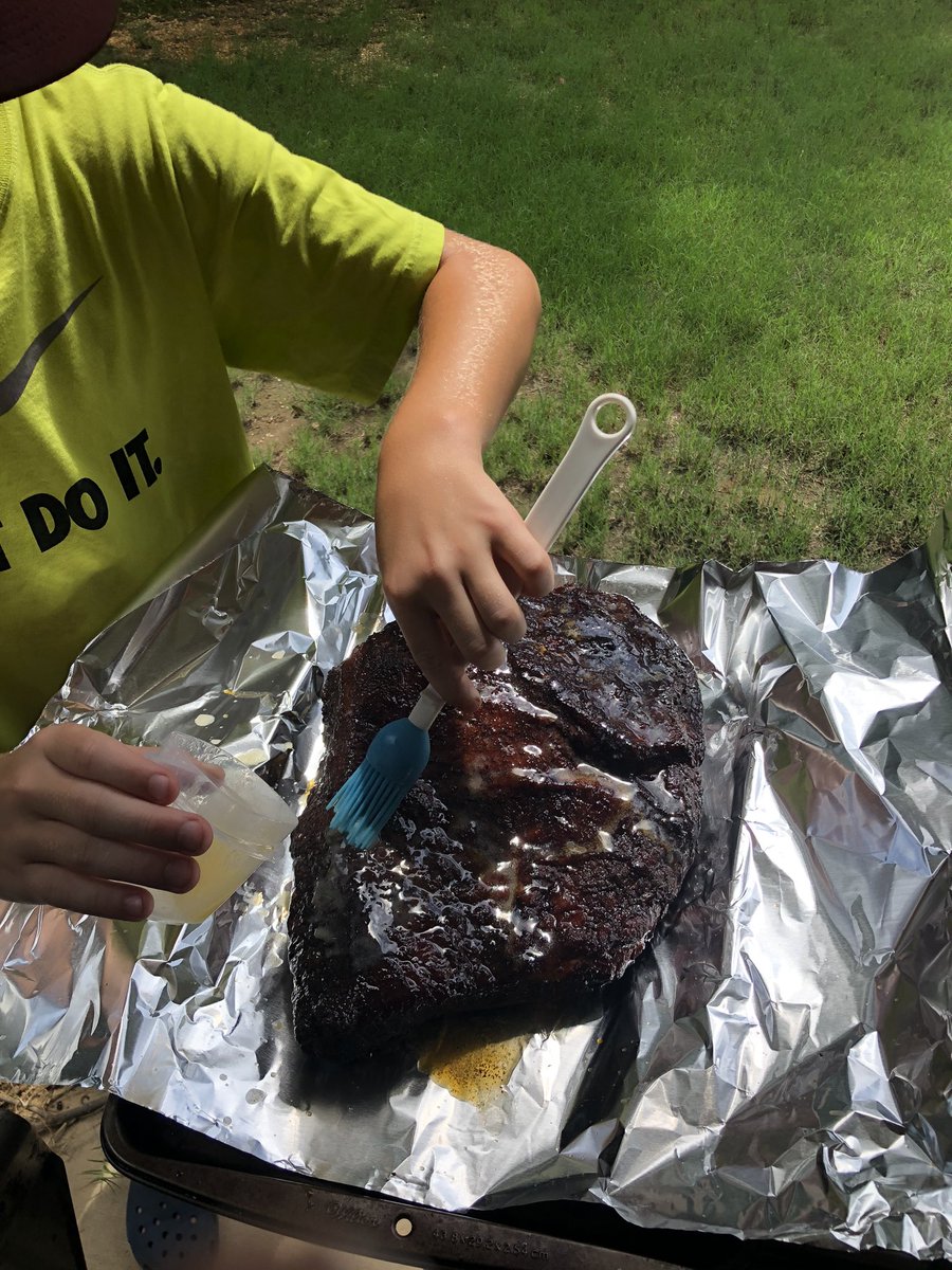 SalineCountyJ's tweet photo. The @rectecgrills 590 doing its job like always! We on the downhill run now! #slowandlow #usdachoice #beefbrisket #FourthofJuly2020 https://t.co/5Ux43z6H5T