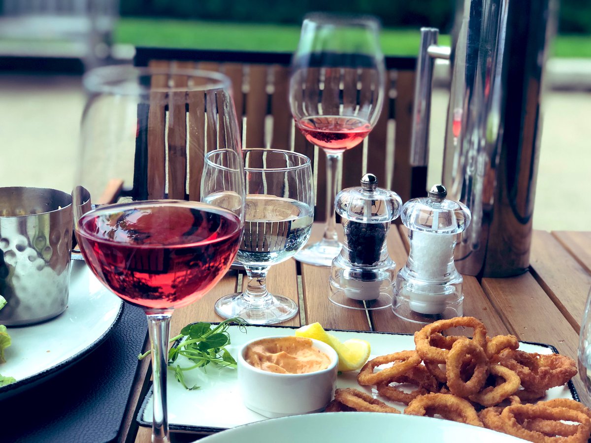 TaniaDiscovered's tweet photo. My first evening out at a restaurant since the lockdown ........great to be back and see @CasperGiumbinis buzzing with energy here in @DunLaoghaireTn.
#supportlocal #MakeYourStoreMatter https://t.co/EL07IBzeY8