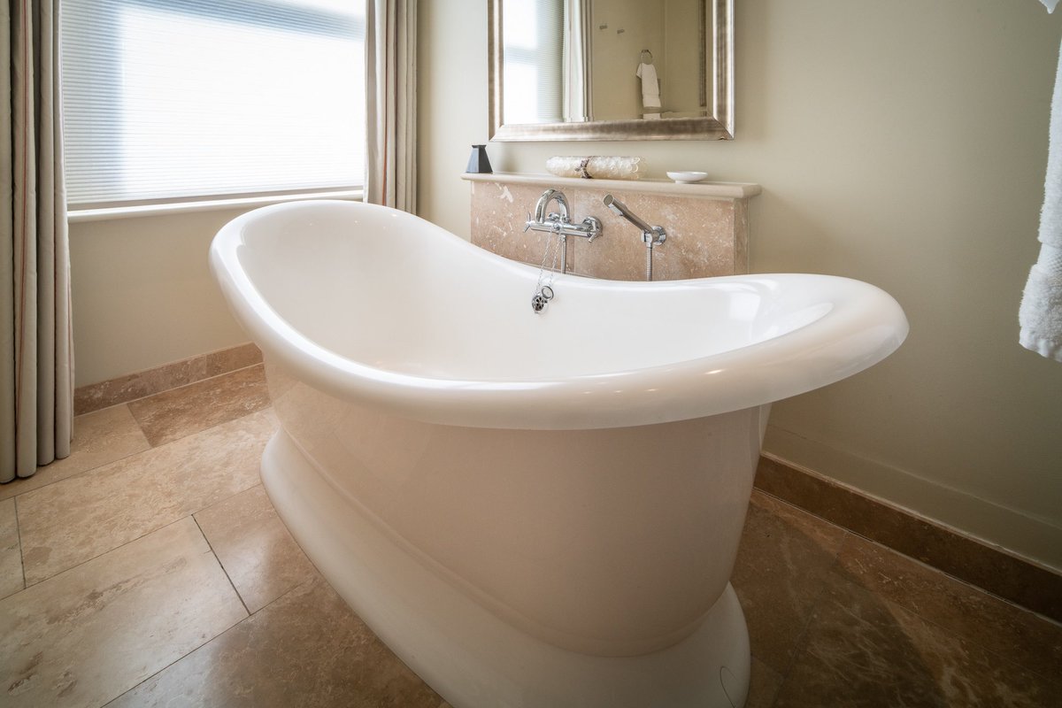 GilbeysEton's tweet photo. All of our beautiful guest bedrooms are available to book from Thursday 9th July onwards! Email eton@gilbeygroup.com 💚 https://t.co/AIwAjsu2Sm