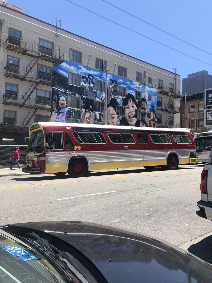 susanswong_'s tweet photo. #sftwitter whatโs up with the retro muni buses? https://t.co/kzVFSUd6jR
