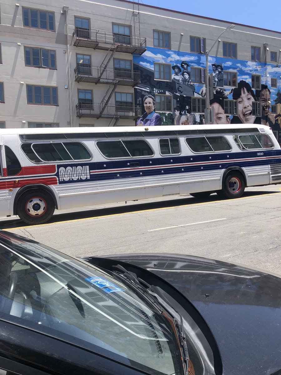 susanswong_'s tweet photo. #sftwitter whatโs up with the retro muni buses? https://t.co/kzVFSUd6jR