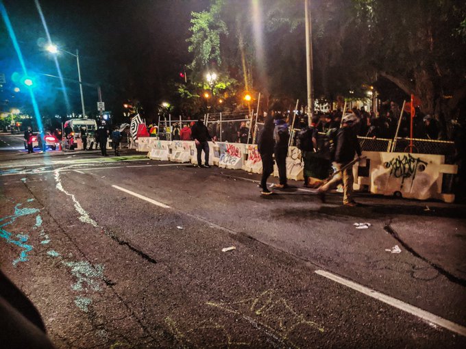 "Build a wall" "Okay" "NoT LiKe ThAt 😠" https://t.co/t1BrfXBVEJ