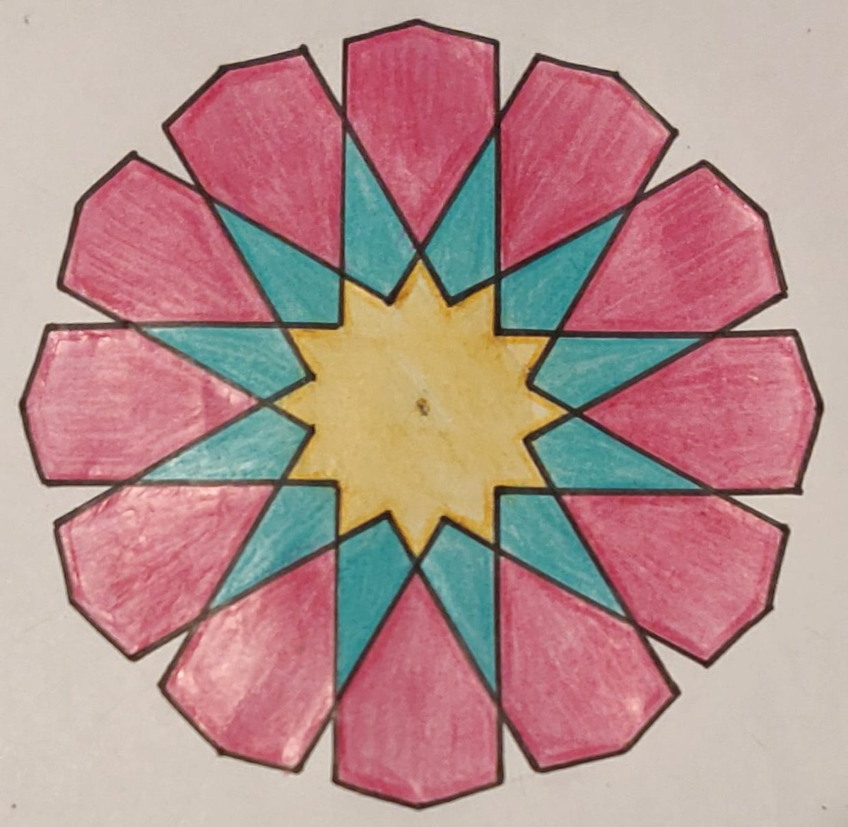 japleen_kaur1's tweet image. #GeometricJuly Day 4 - my friend Helen&apos;s efforts today @c0mplexnumber #MathsArt #LockdownMaths