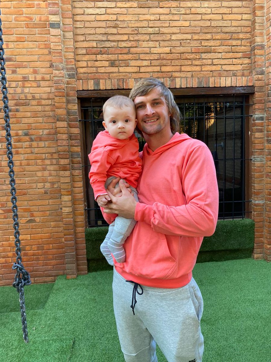 Llego el frío! No te pueden faltar los canguros de <a href="/cabral_guille/">Guille Cabral</a>, excelente calidad👌