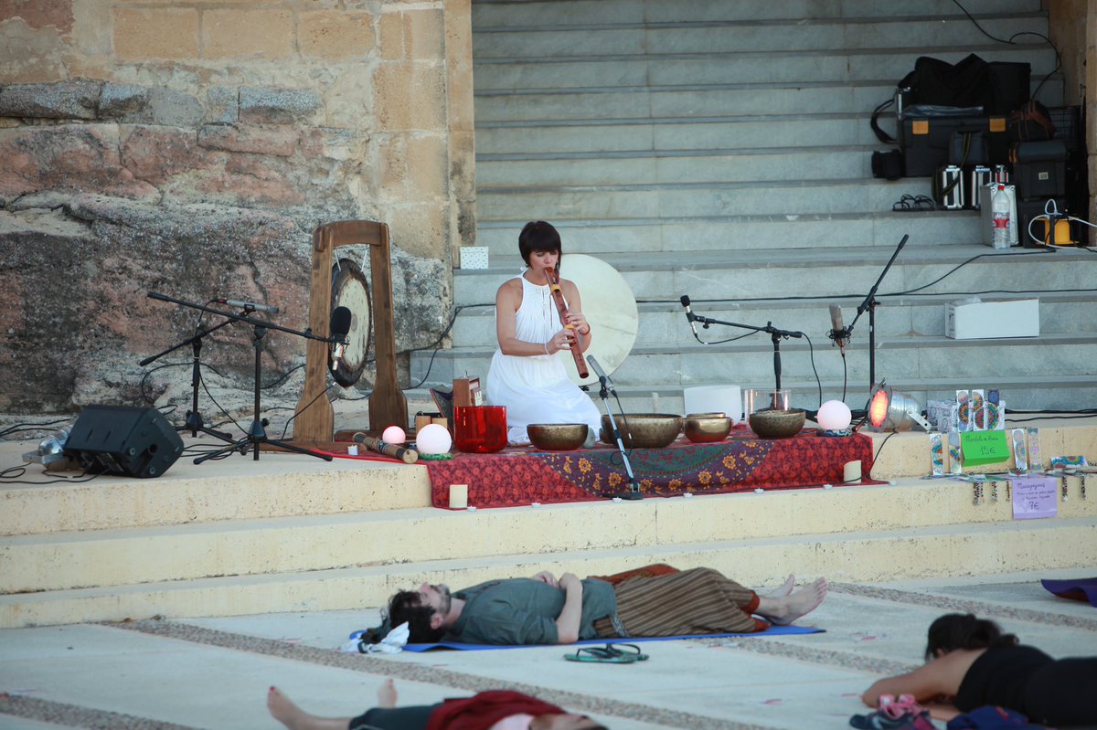 tribuplan's tweet image. RT @Alcala_la_Real " Cuentacuentos en La Lonja del Arcipreste, Yoga en @Fortaleza_Mota o Cine de verano en la explanada del #CMDS son algunas de las últimas citas que se han podido disfrutar en #AlcalálaReal  #tribuplan