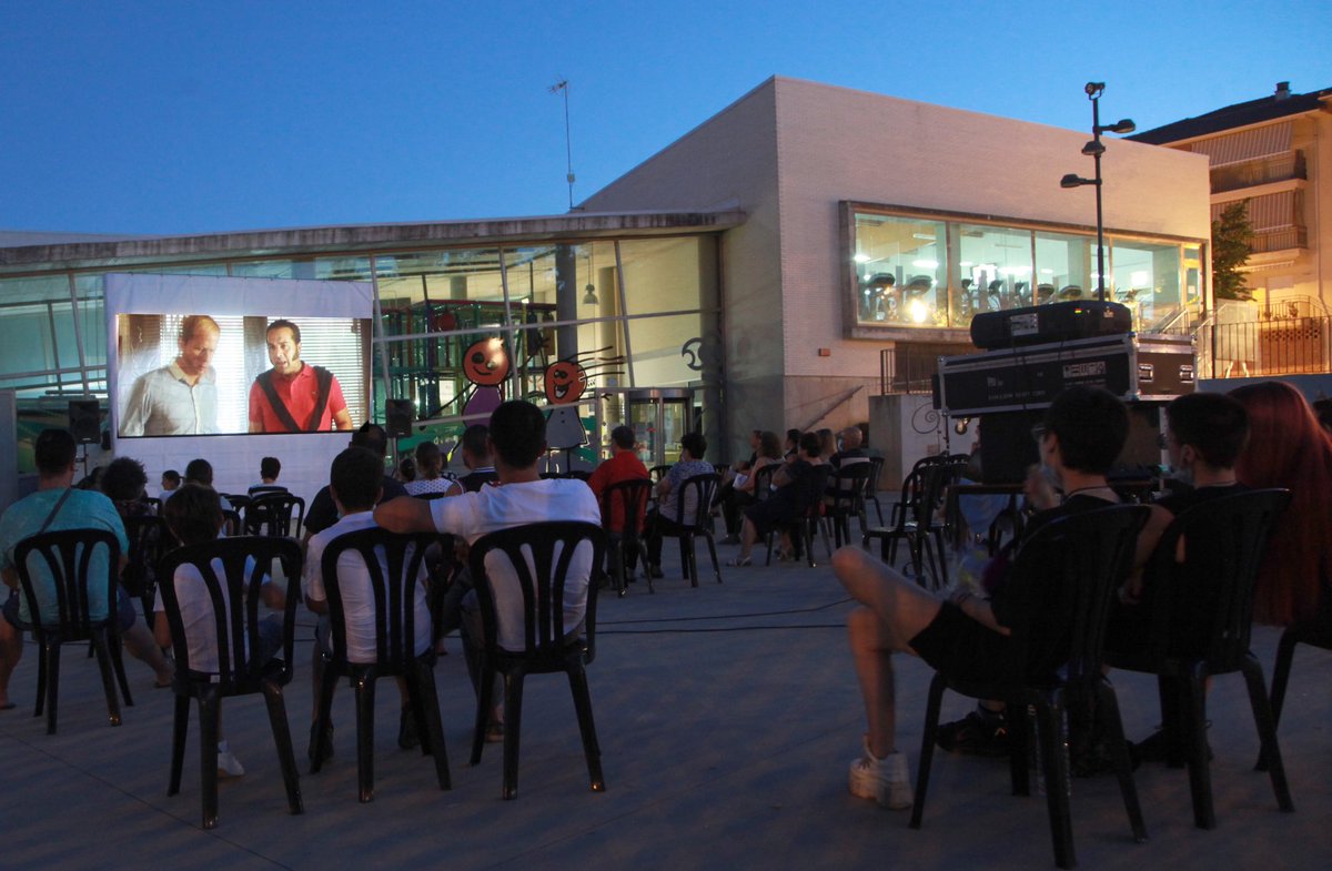 tribuplan's tweet image. RT @Alcala_la_Real " Cuentacuentos en La Lonja del Arcipreste, Yoga en @Fortaleza_Mota o Cine de verano en la explanada del #CMDS son algunas de las últimas citas que se han podido disfrutar en #AlcalálaReal  #tribuplan