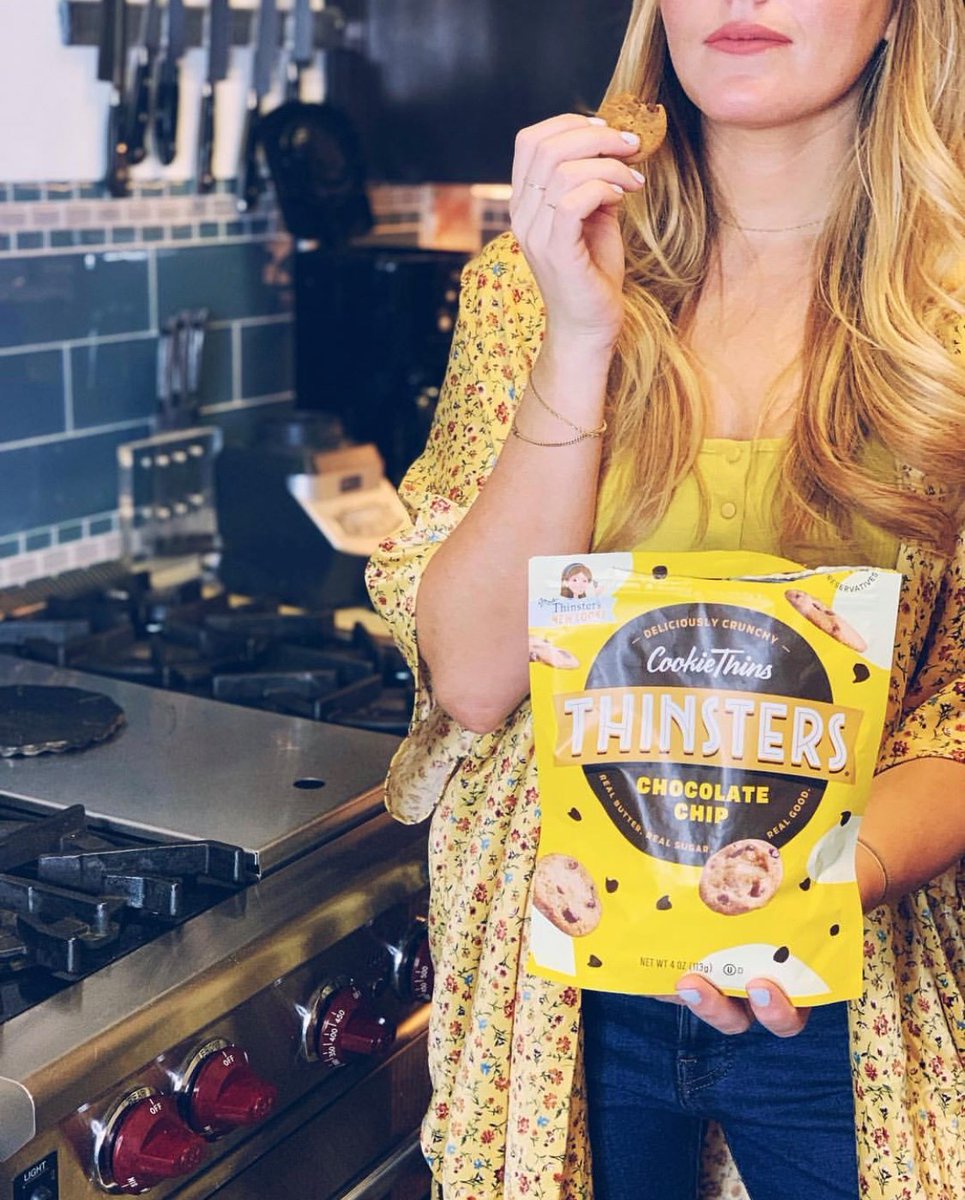 ThinstersCookie's tweet photo. #SaturdayFeels are a bag of Chocolate Chip #THINSTERS at home. Raise your hand if this looks like the ideal Saturday. ✋ https://t.co/gTdtawn73X