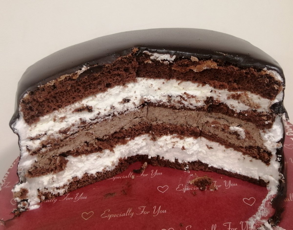 itsme_nalini's tweet photo. My 1st trial for indulgence cake😍
How is it? Comment pls... 😉
#indulgenceCake #indulgence #ganache #chocolate #darkChocolate #whitechocolate #spongecake #baking #passion
#chefnalini 👩🍳❤️
#goodnight ❤️🌹 https://t.co/BxtkSRy50Y