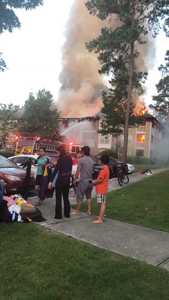 daniboug's tweet photo. My apartment burned down this morning and now myself and my one year lost everything. Any donation to help us start over is appreciated. Even a like or RT or to share is helpful!
https://t.co/6Wv6wmgTY6 https://t.co/NL7eUYRUoN