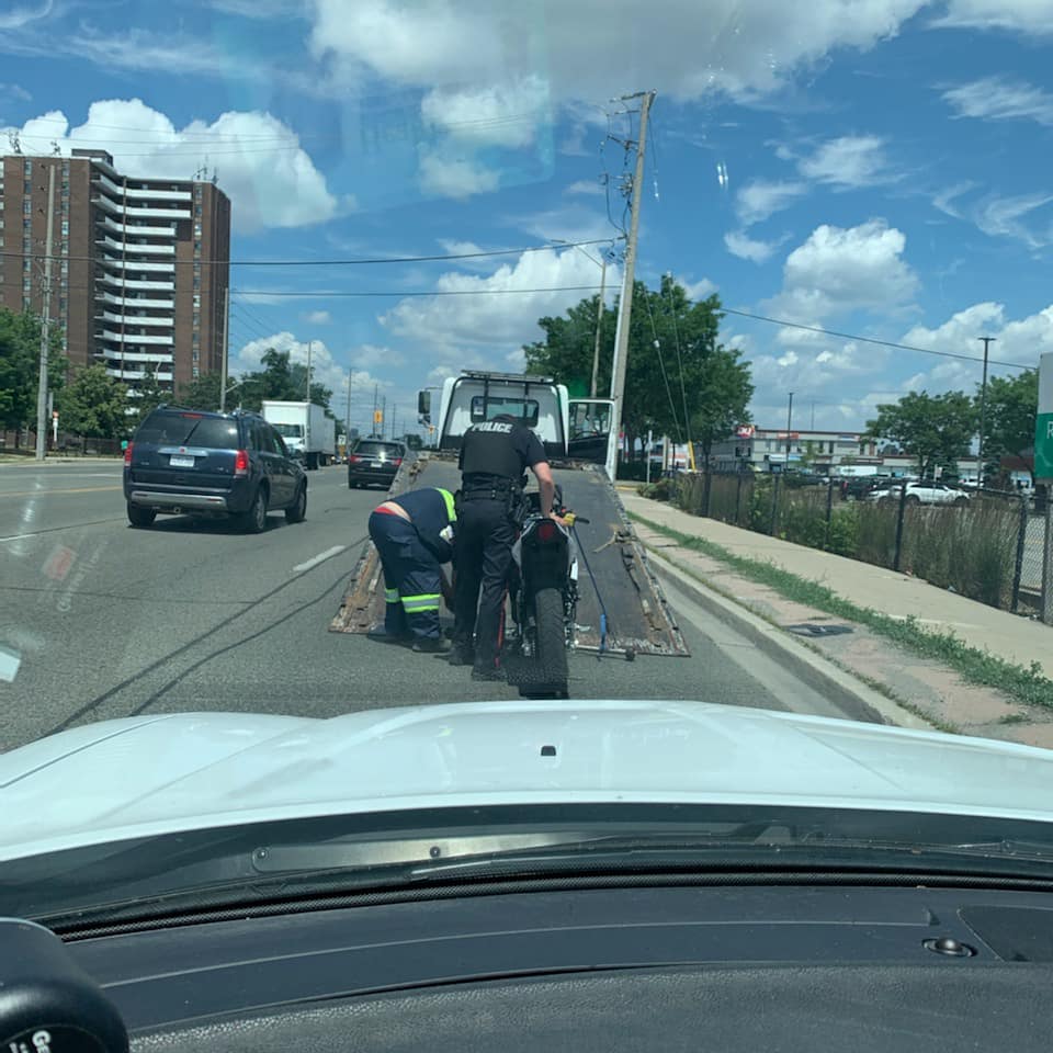 PRPRoadSafety's tweet photo. BIKE STOP &amp; SEIZURE: Unplated #motorcyclist stopped on Dundas St in #Mississauga by #PRP #RoadSafetyServices officer for multiple infractions: drive with a suspended licence, no insurance, improper brakes &amp;  no muffler. #courtdate #bikeimpounded #drivingisaprivilege https://t.co/yatFVapTH6