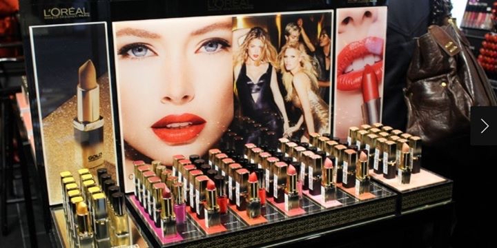 10 idées marketing pour la semaine (29/06 au 3/07) 

👉 Lidl lance ses sneakers, L’Oréal rate son ‘washing’, Gucci fait essayer ses baskets en AR via Snapchat ...

sco.lt/4okzJI 

#LabLuxuryandRetail #marketing #communication #marque