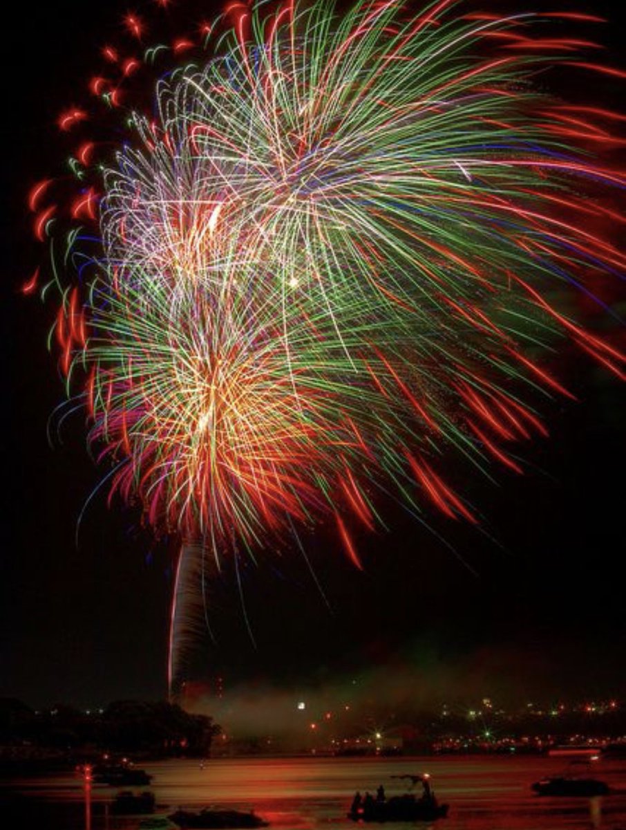 🇺🇸Happy 4th Y’all‼️🇺🇸Fireworks start about 9:45 tonight‼️ <a href="/VisitGranbury/">Visit Granbury</a> <a href="/cityofgranbury/">Granbury, Texas</a> <a href="/granburysquare/">Granbury Square</a> <a href="/HoodCountyTX/">Hood County</a> <a href="/granburyisd/">Granbury ISD</a>