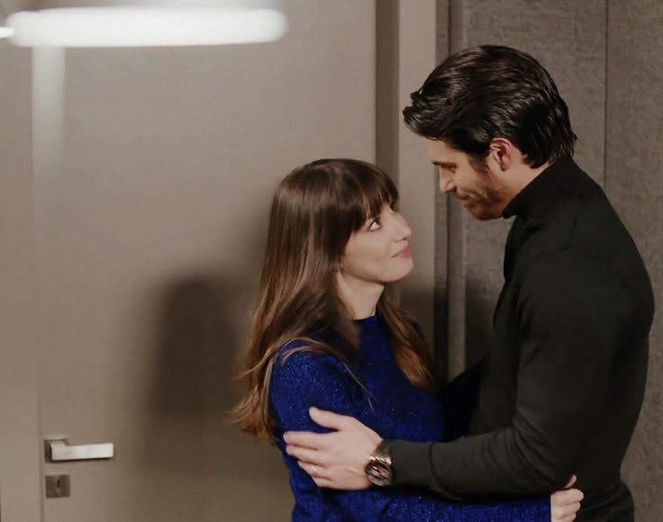 турецкий сериал полнолуние озге. джан яман феррит аслан. полнолуние актрисы. назлы озге. долунай турецкий сериал.