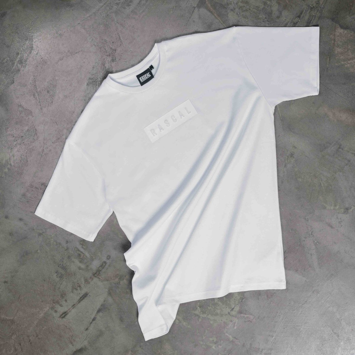 Rascal_Clothing's tweet photo. Don't miss out on HUGE savings in our end of season sale ~ Upgrade your look in the classic Dimension tee // exclusive to our men's collection >>>โฃ
โฃ
#RascalClothing #BeRascal #Summer #Fresh #BasicTeesโฃ #SaleTime https://t.co/3aWCdWeZBG