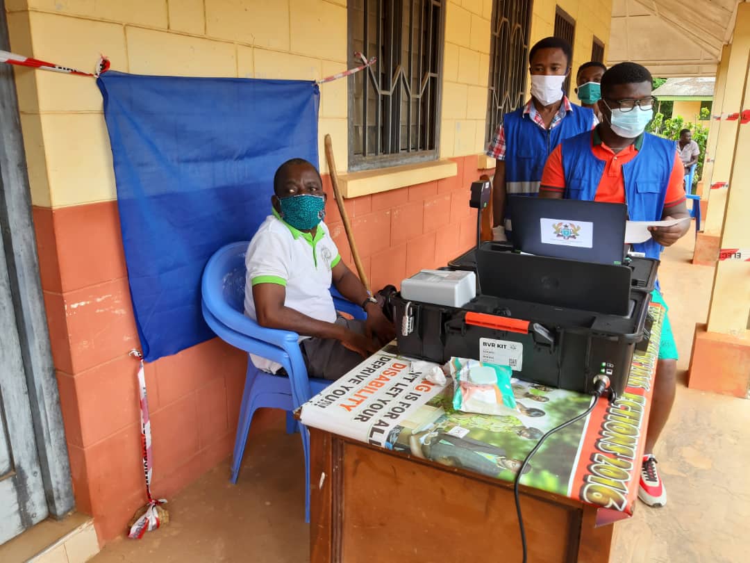 ECGhanaOfficial's tweet photo. District Office Registration at Bekwai Municipal. #Election2020 #GHdecides https://t.co/m027aiMTxB