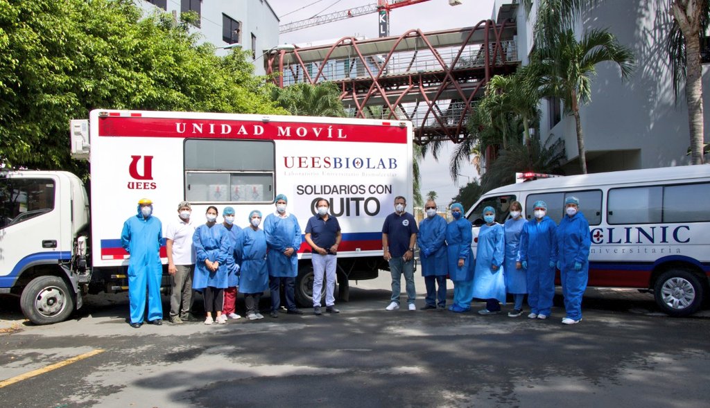 uees_ec's tweet photo. Brigada de ayuda con profesionales del laboratorio biomolecular #UEESBiolab saliendo con los equipos móviles a la capital del Ecuador, #Quito 🇪🇨 para contribuir con la comunidad en este difícil momento de pandemia.

#SolidariosConQuito
#COVID19ec https://t.co/Iq0sawbUhD