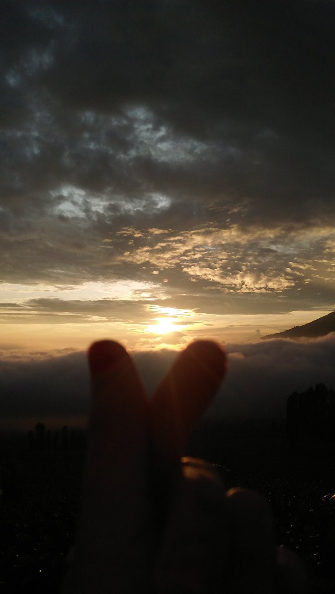 rachma_fryda's tweet photo. Rindu dimana kau memperlakukanku seperti sang putri dengan penuh kehangatan dan perhatian https://t.co/W8SuptlCWo