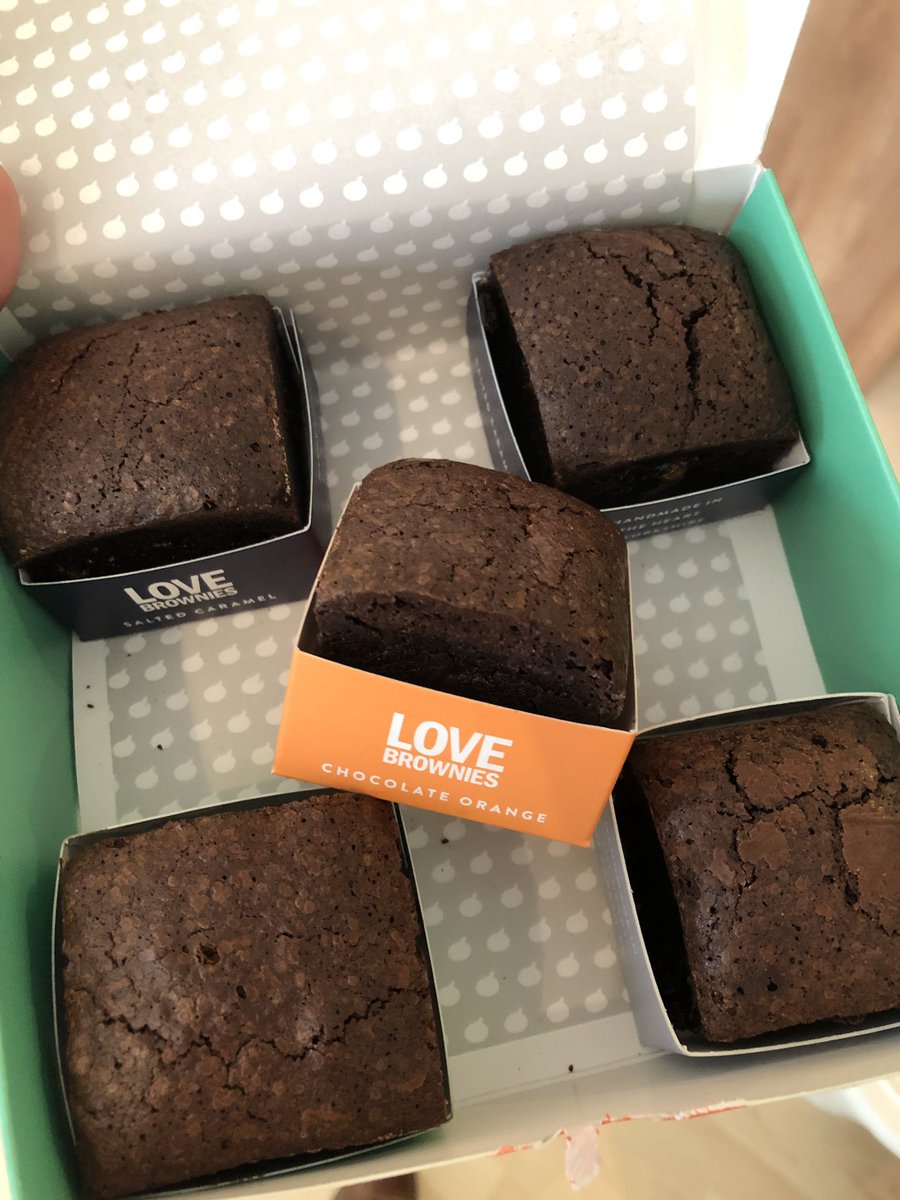 _RobbieMoore's tweet photo. Now if you have a sweet tooth and love chocolate..... you need to visit LOVE Brownies in #Ilkley! Great to pop in and choose an awesome selection - looking forward to having these later 😊

#LetsKeepItLocal #SupportSmallBusinesses #chocolate #sweettooth https://t.co/QCdoEzQKuj