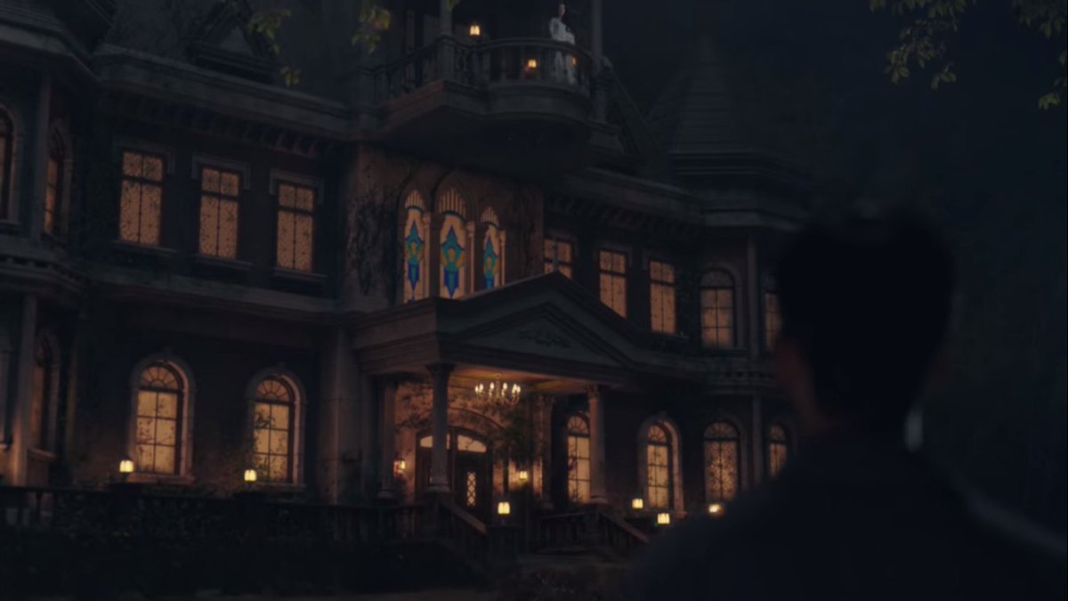 iconickdramas's tweet photo. this is why we should appreciate the production teams behind the drana! it's so amazing how can they turn a building into a castle!!!

#itsokaytonotbeokay
#itsokaytonotbeokayep5 https://t.co/m4FRApKNR5