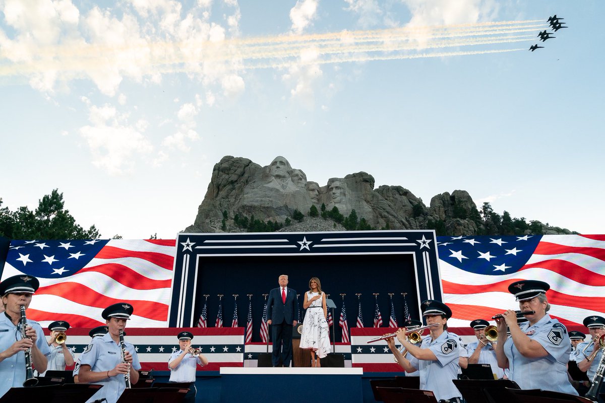 FLOTUS45's tweet photo. Wonderful evening at the majestic #MountRushmore celebrating the spirit of America’s Independence &amp; witnessing a beautiful display of fireworks. Let’s reflect on the ideals that make this country great &amp; always remember the blessings of freedom &amp; liberty. #IndependenceDay https://t.co/oOUMtSDOou