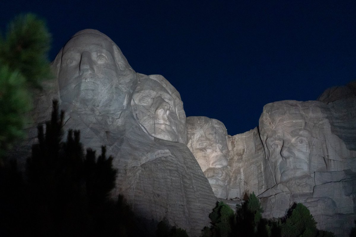 FLOTUS45's tweet photo. Wonderful evening at the majestic #MountRushmore celebrating the spirit of America’s Independence &amp; witnessing a beautiful display of fireworks. Let’s reflect on the ideals that make this country great &amp; always remember the blessings of freedom &amp; liberty. #IndependenceDay https://t.co/oOUMtSDOou