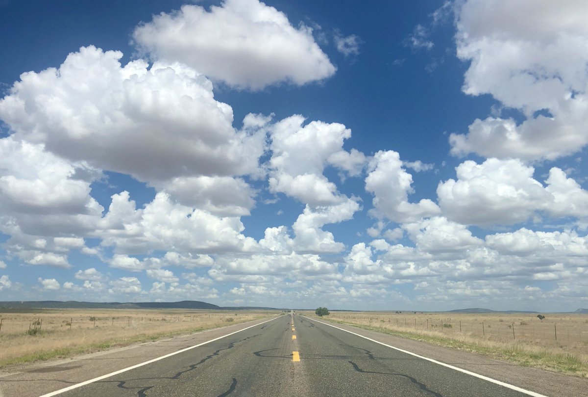 NearAndFarAZ's tweet photo. A few scenes from the #MotherRoad for #July4 β€οΈπ€π
#Happy4thofJuly!
#Roadtrip #Route66 @route66news @gokingman #HackberryAZ #KingmanAZ @ViistArizona #ArizonaRoadTrip https://t.co/ClaQs41ygG