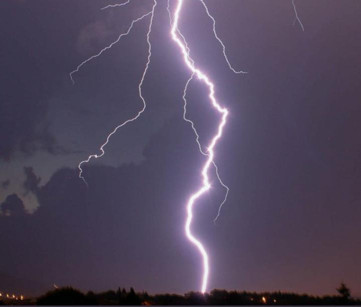 MHafeezRahimoon's tweet photo. #NeedLightningProtectionRodsInThar https://t.co/G2hEHtEx0d