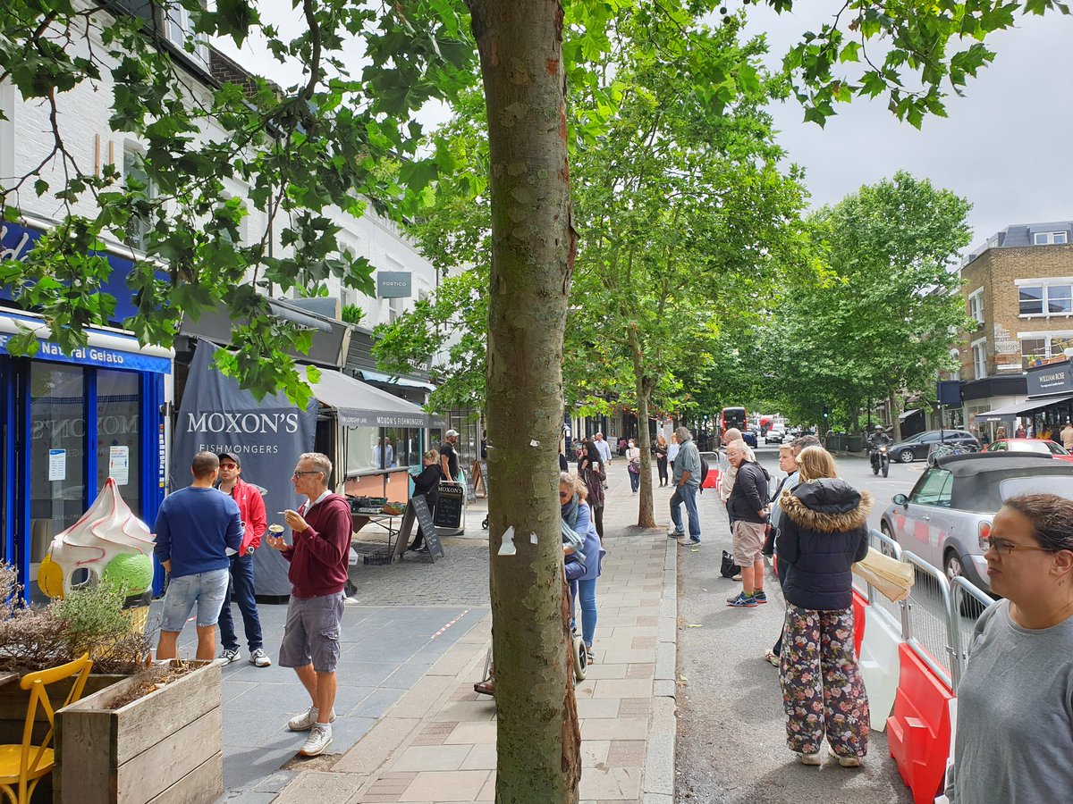 eiretharlear's tweet photo. Great to see footpaths extended in #Dulwich to allow people queue outside shops safely. https://t.co/RWSS95qGVa