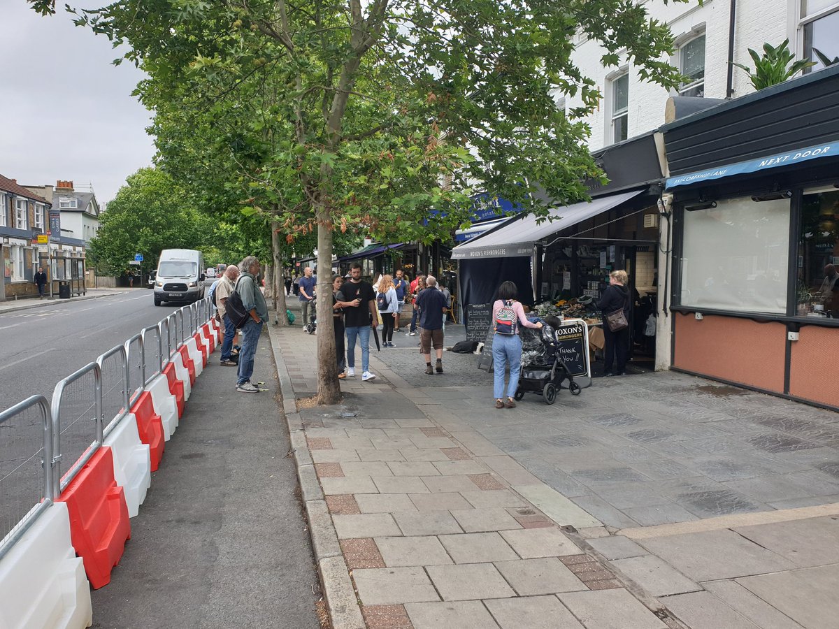 eiretharlear's tweet photo. Great to see footpaths extended in #Dulwich to allow people queue outside shops safely. https://t.co/RWSS95qGVa
