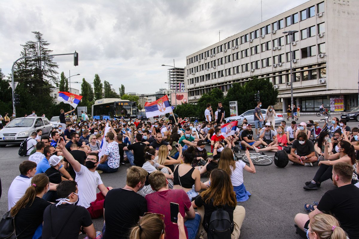 OSA_021's tweet photo. Hvala na ogromnoj podršci i  energiji koju smo imali sinoć.
#nemašale sa obrazovanjem!
#nemašale sa stanovanjem! https://t.co/2SqFFZ7q1o
