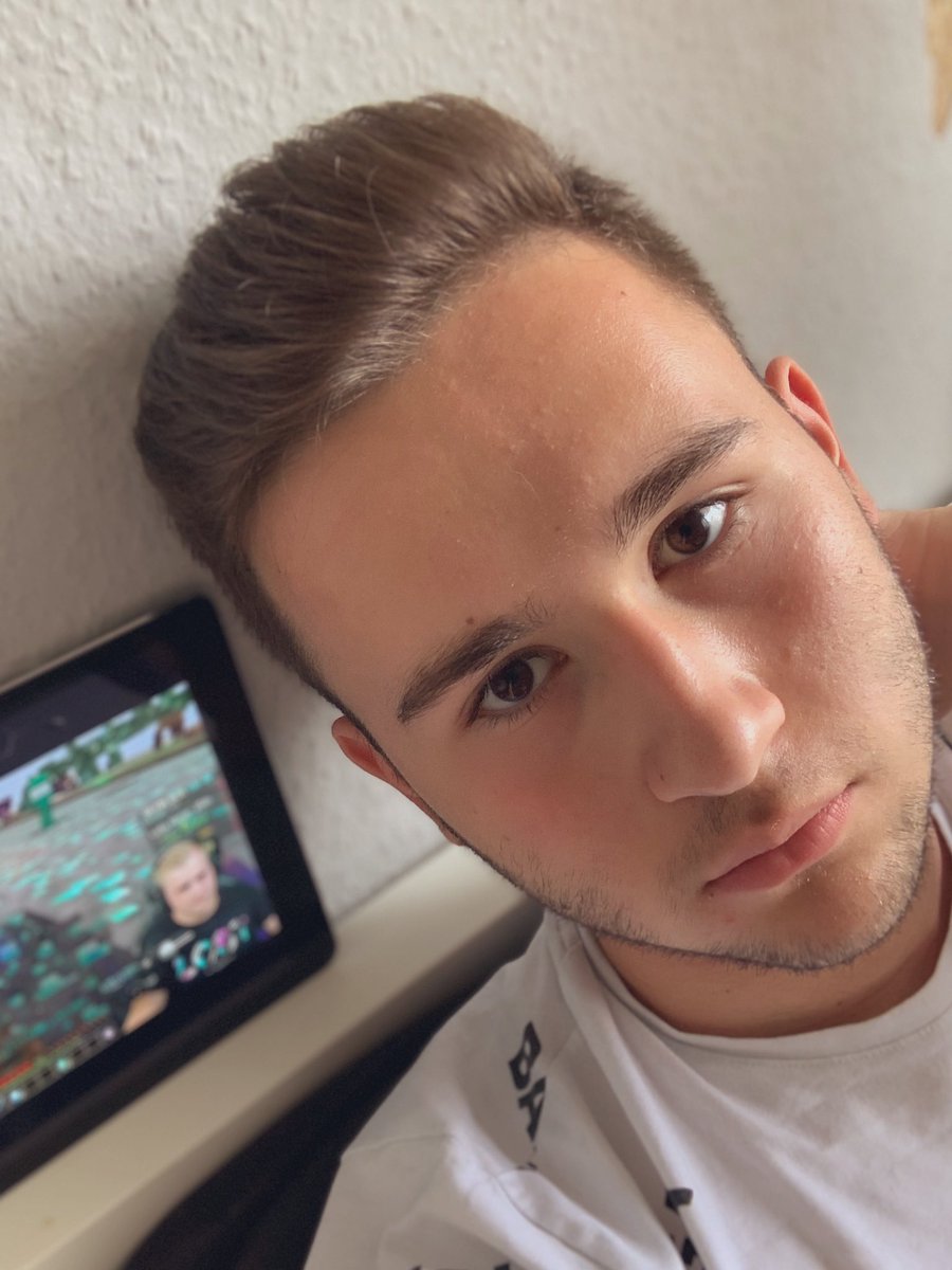 T_TT1000's tweet photo. #tryviewer Etwas viel Bart für einen 9  Jährigen https://t.co/AuzcC2FpaJ