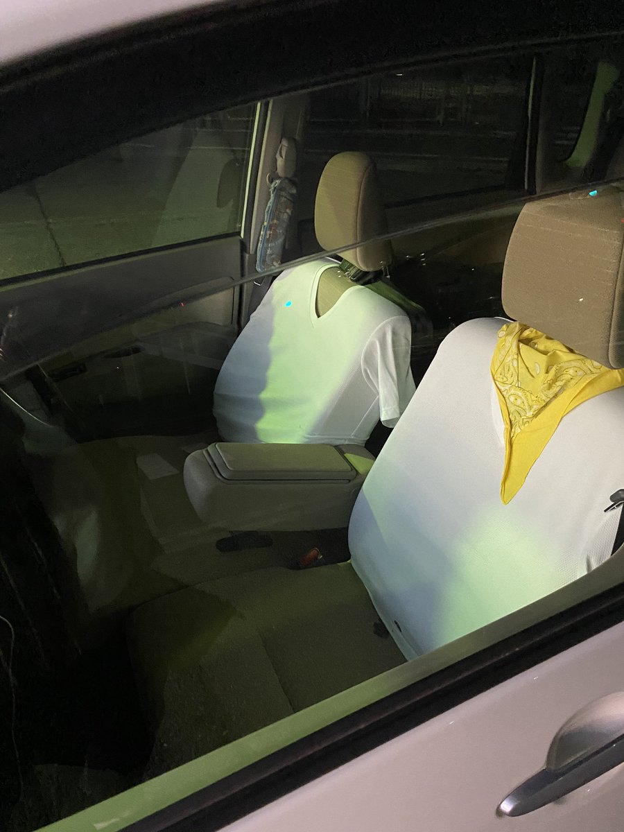 友達が車のシートにババシャツ着せてバンダナ巻いてたんやけど…