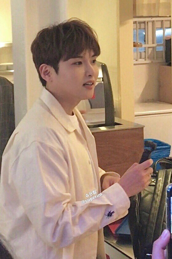 사랑둥 ಥ_ಥ💙

#려욱 #Ryeowook