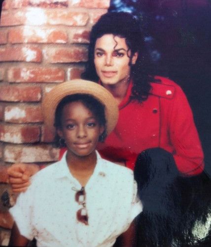 EternelMj 🕴️ on Twitter: "📸 Michael Jackson and his niece Yashi Brown (Rebbie  Jackson's daughter) ➡️Michael Jackson et sa nièce Yashi Brown (la fille de Rebbie  Jackson) #mj #MichaelJackson #kingofpop #mjinnocent  https://t.co/qskoz46AQw" /