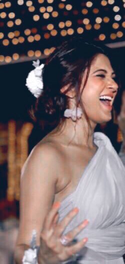 JenshadC's tweet photo. Ufff... truly you are like an angel full of beautiful looks!!🙌🏻🥰💫
love you❤️ @jenwinget
#JenniferWinget #WingetWinget #Bepannah #Beyhadh2 #CodeM https://t.co/OMrZEAcMIb
