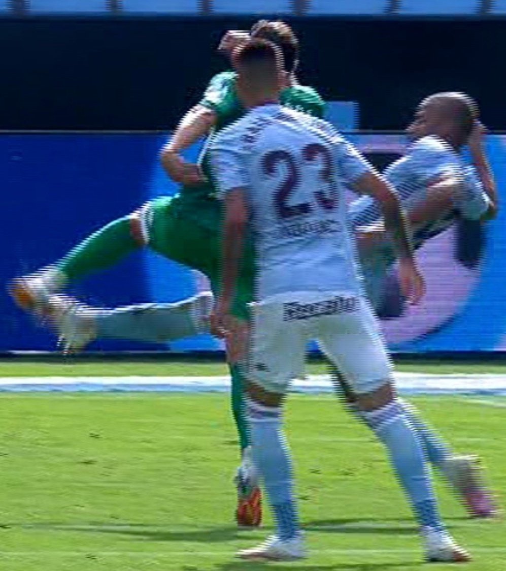 No era penalti, dijo González Fuertes. #CeltaBetisEnGol