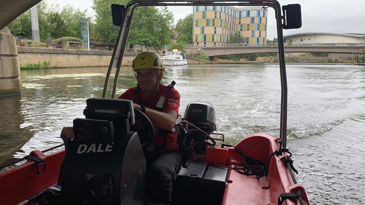 The team out on the River Medway. If you are out tonight please drink sensibly and look after your friends so you all get home safe and dry. #lockdown #pub #drinking #maidstone #drinkdontdrown #safeanddry #kenttogether